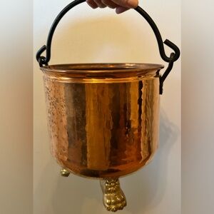 Vintage hammered copper planter or pot w/ lions feet. From Holland.  Lightweight